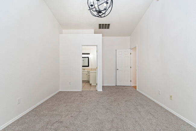 Building Photo - 4467 S Falconrest Way