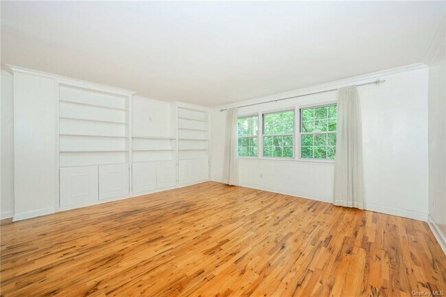 Building Photo - 130 Texas Ave