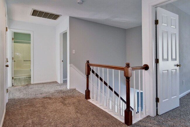 Building Photo - Great Corner Lot in Kiln Creek