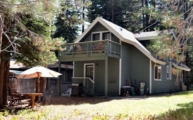 Building Photo - Sweet 2BD Cabin! Avail for a 3-6 month Win...