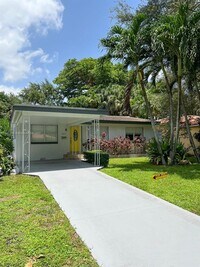 Building Photo - 411 NE 88th St