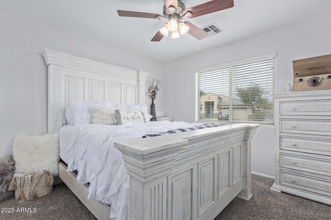 Building Photo - 10355 W Wood St