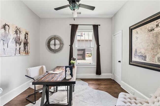 Building Photo - 240 Melrose Ave