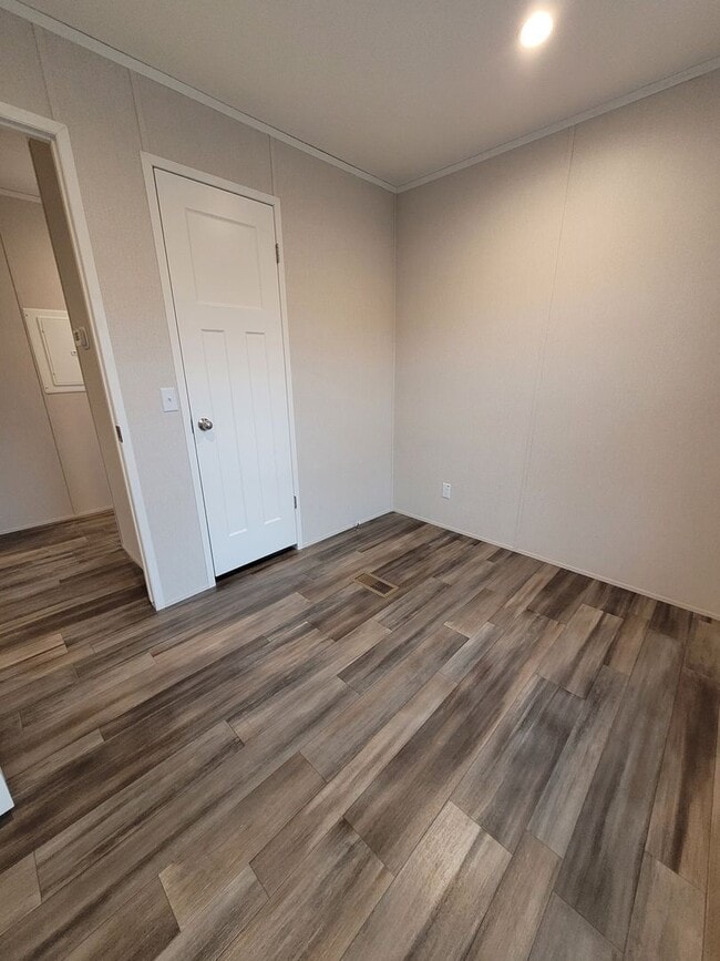 Building Photo - New 2 Bedroom Mobile Home-Denver