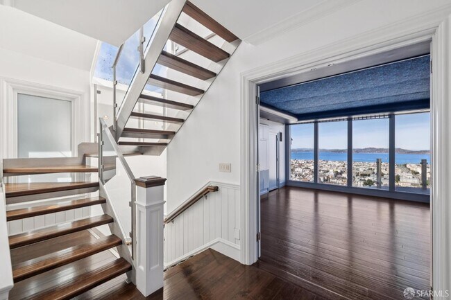 Building Photo - 2336 Broadway