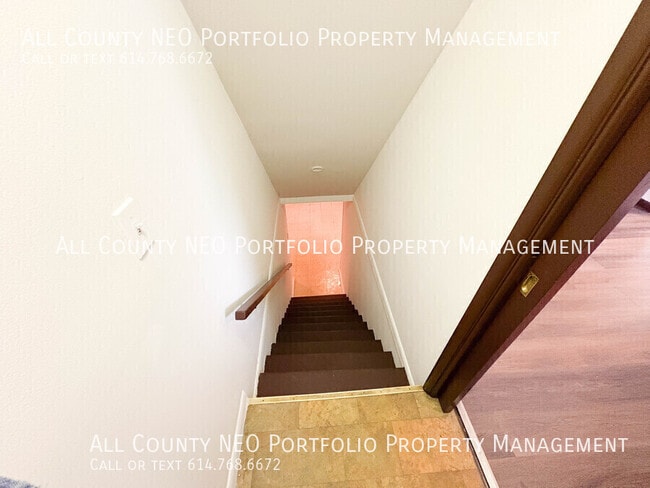 Building Photo - 400 S Highland Ave