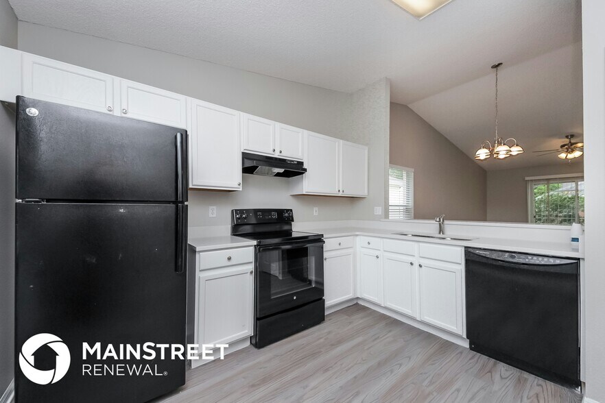 Building Photo - 1512 Oak Hill Trail