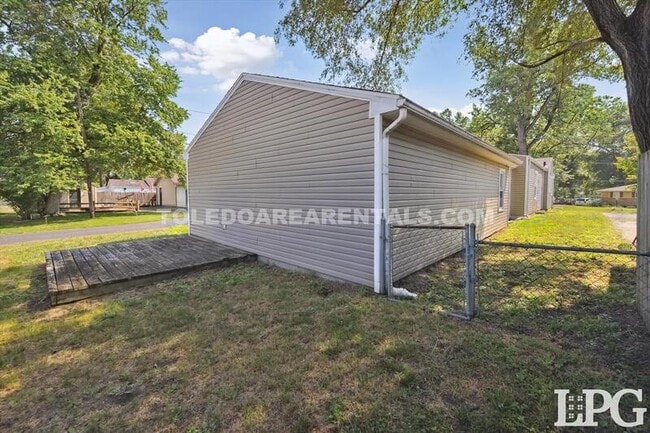 Building Photo - 6138 Whiteford Center Rd