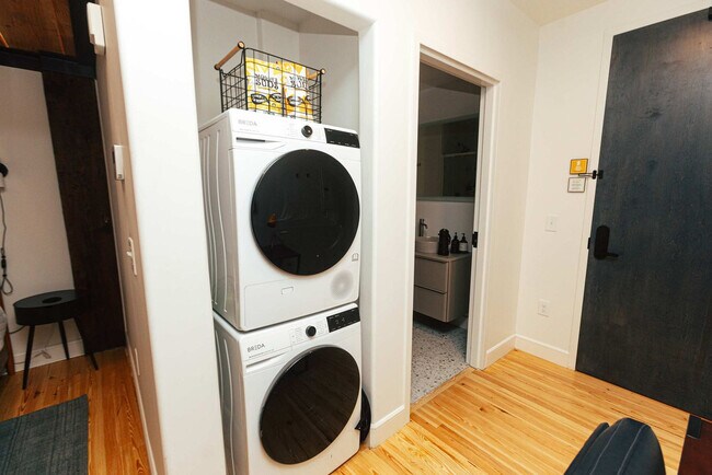 Building Photo - 1911 3rd Ave N