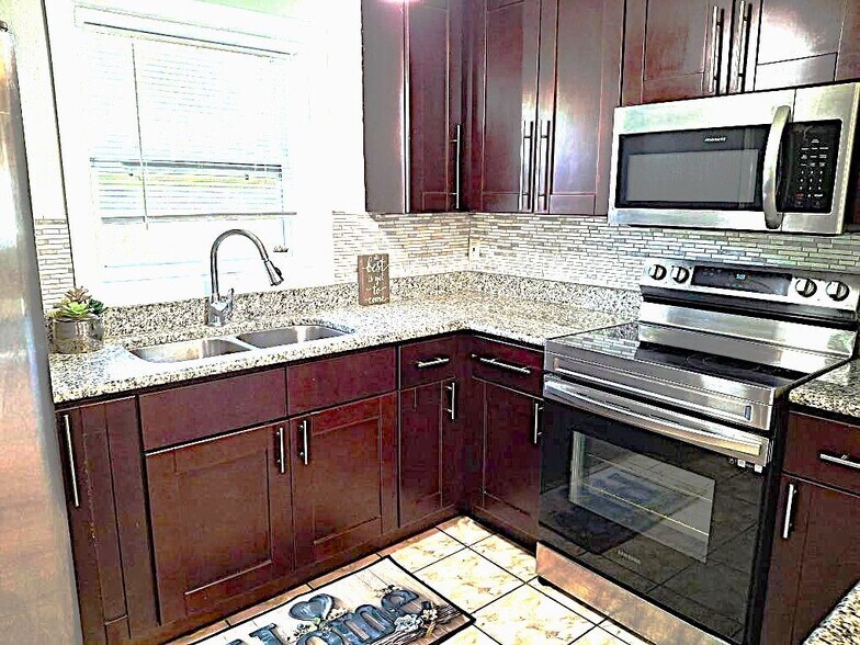 Building Photo - 5641 94th Terrace N