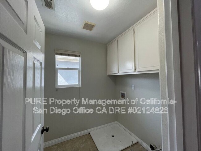 Building Photo - 1644 Moonbeam Ln