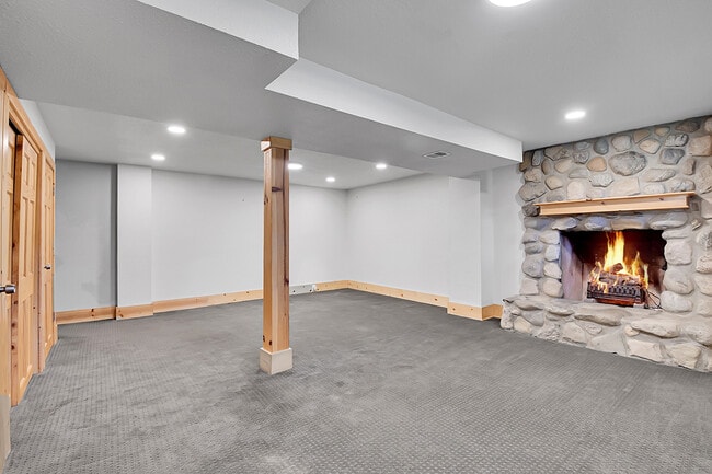 Building Photo - 5237 S Olive Rd