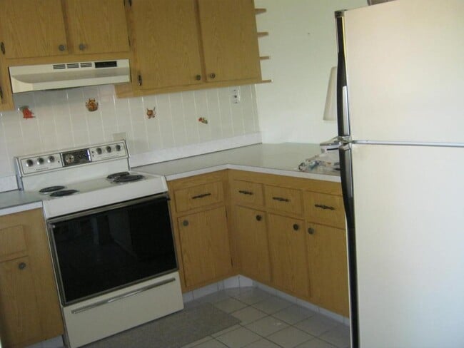 Building Photo - 2440 SE Ocean Blvd