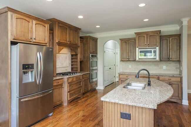Building Photo - 7002 Brindle Ridge Way