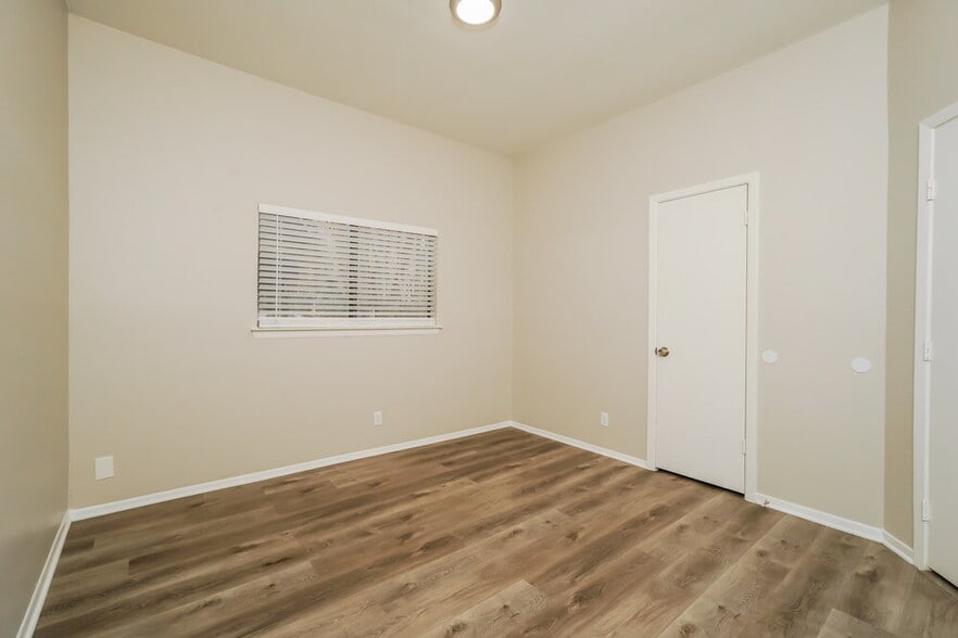 Building Photo - 3438 Maitland