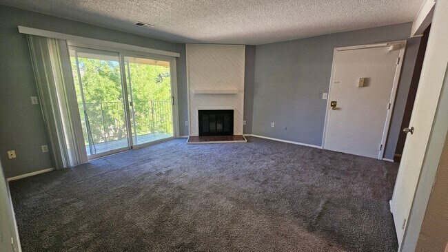 Building Photo - One Bedroom Condo