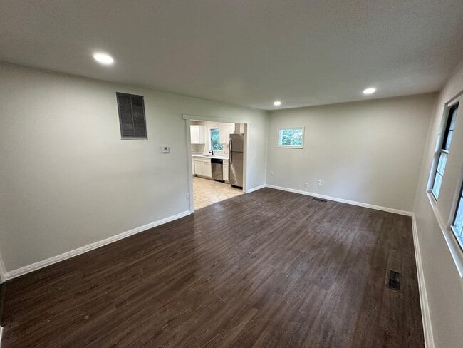 Building Photo - 476 Mineral Rd