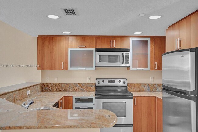 Building Photo - 201 Golden Isles Dr