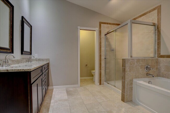 Building Photo - 10701 Hobbit Ln