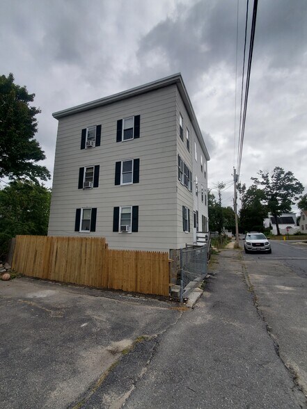 Building Photo - 215 Madison St