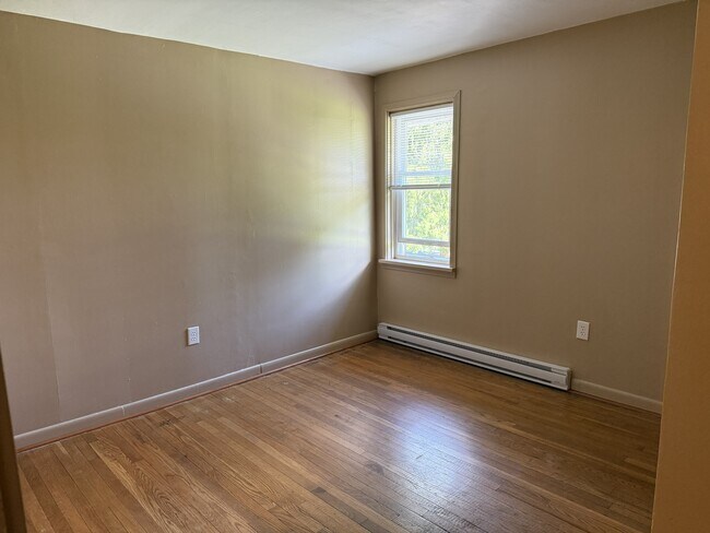 Building Photo - 147 Capperella Dr
