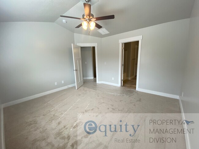Building Photo - 16102 S Truss Dr