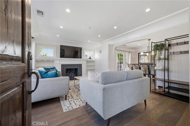 Building Photo - 630 Pioneer Dr