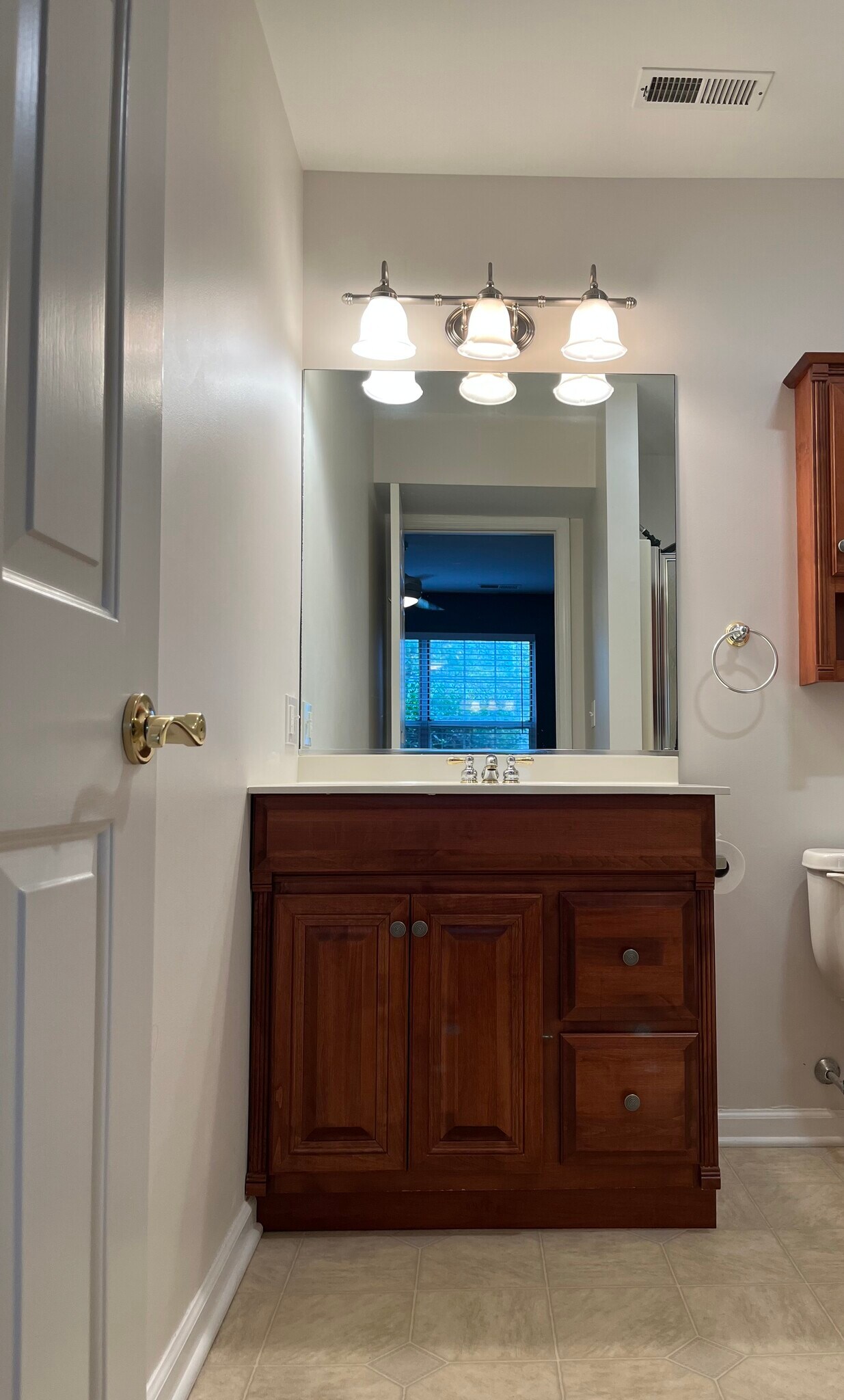 Building Photo - 1607 Briarwood Ln