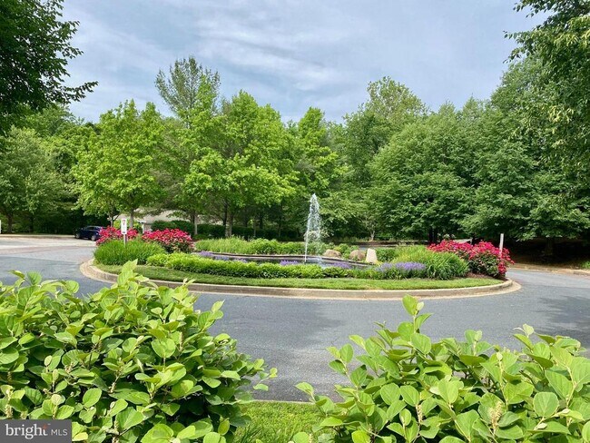Building Photo - 600 Squire Ln