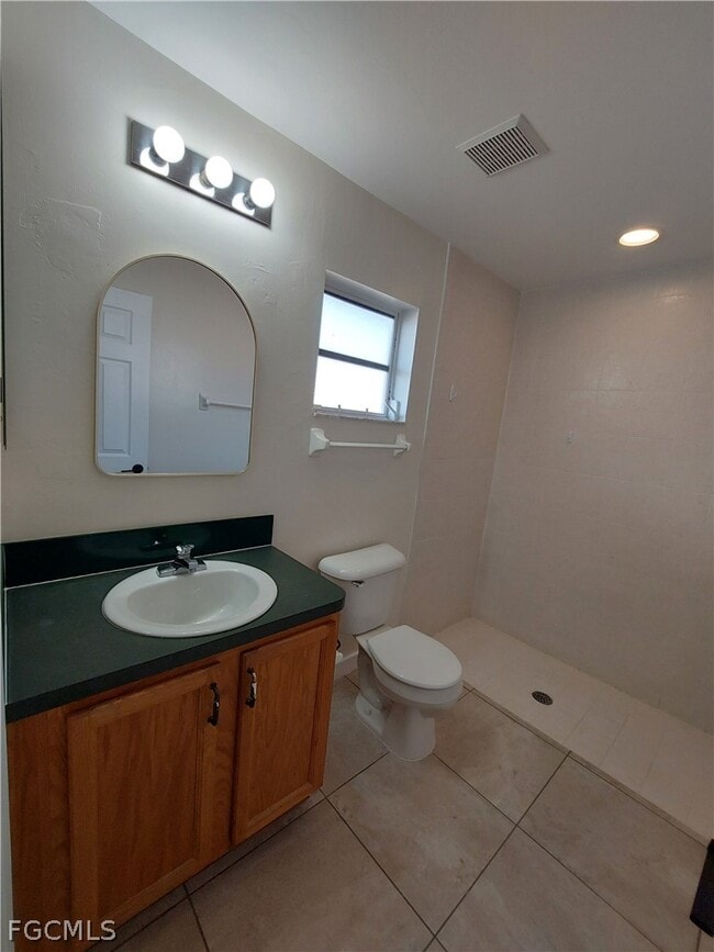 Building Photo - 611 SE 5th St