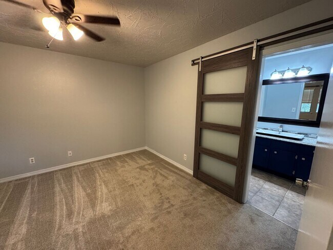 Building Photo - 500 Grant St