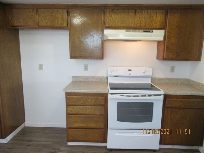 Building Photo - Upgraded Casa La Canda Townhome