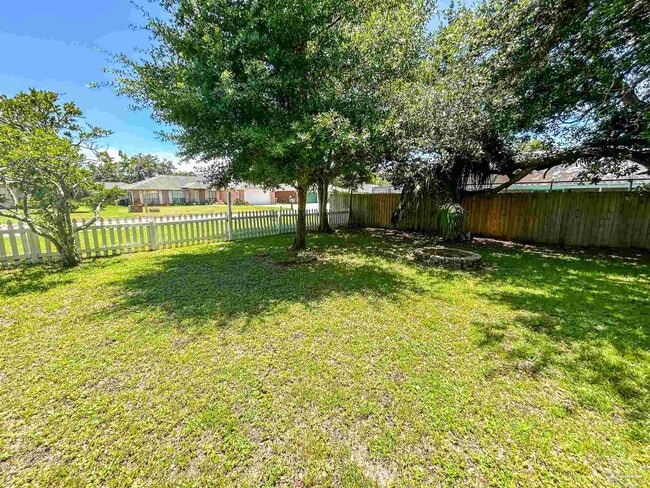 Building Photo - 1415 Tender Oaks Ln