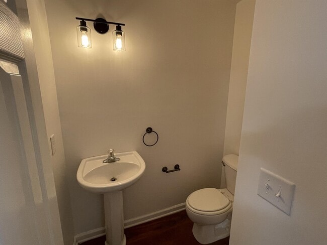 Building Photo - 206 Dusty Dr