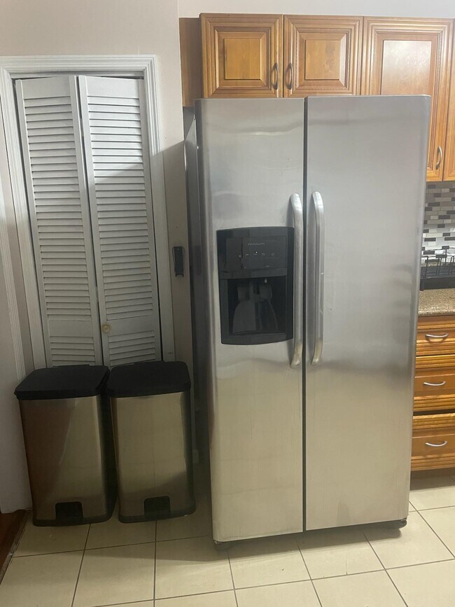 Building Photo - 280 2ND St