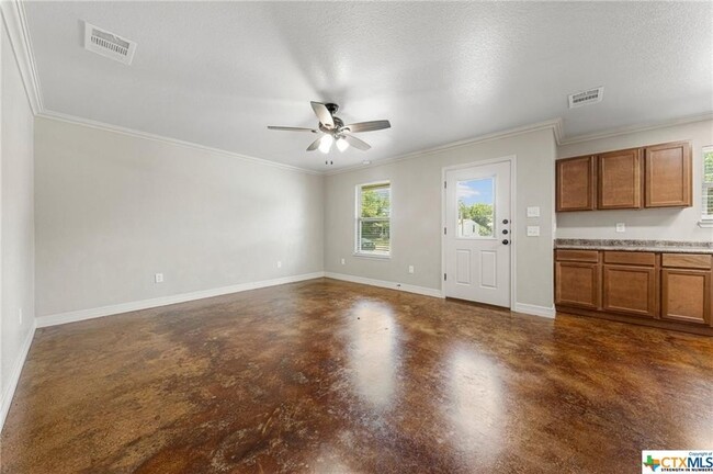 Building Photo - 2807 Terrace Dr