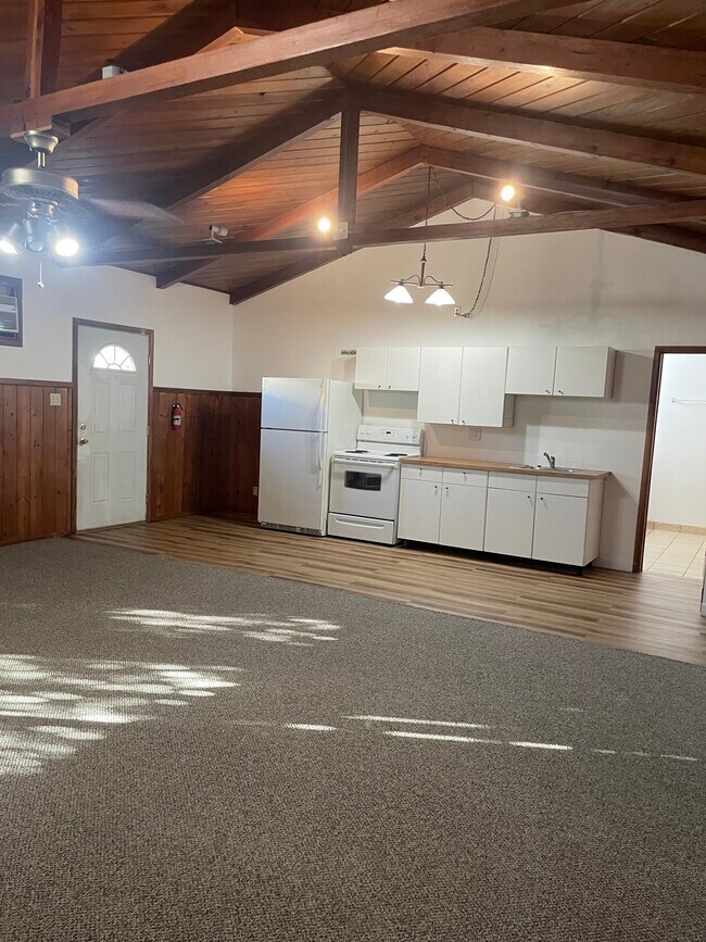 kitchen - 1514 Madrid Ave