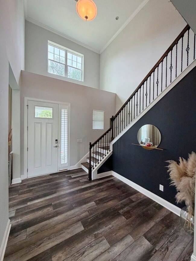 Building Photo - Immaculate 5 Bedroom, 3.5 Bathroom luxury home located within a prestigious gated community