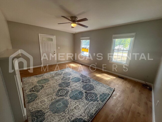 Building Photo - Home for rent in Birmingham! Coming Soon!