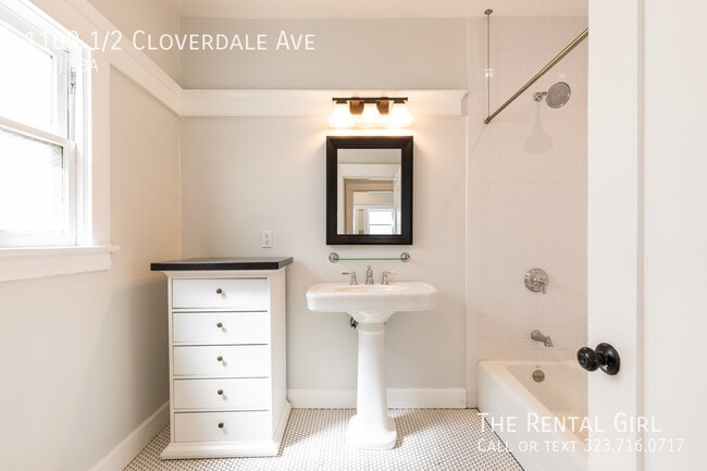 Building Photo - 1109 1/2 Cloverdale Ave-