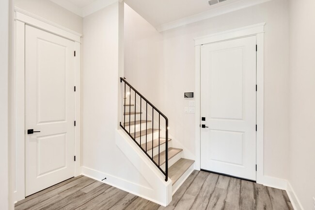 Building Photo - 5011 Jon Oak Dr