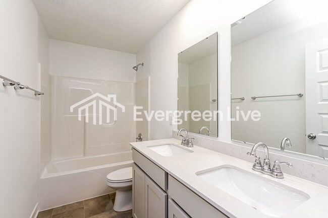 Building Photo - 802 Penrose Pl