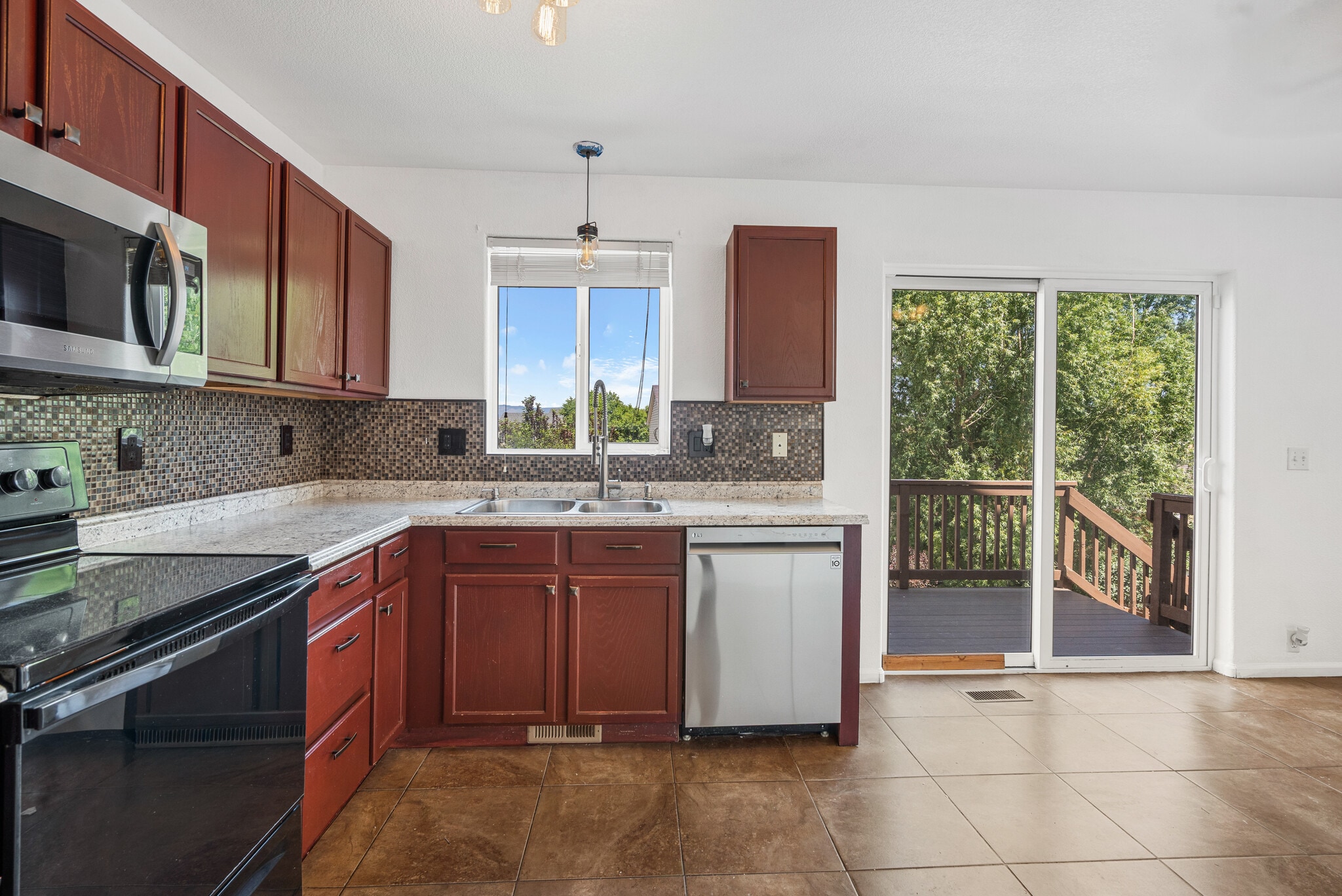 Building Photo - 7326 Village Meadows Dr