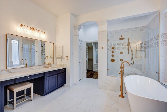 Building Photo - 203 Hazelcrest Dr