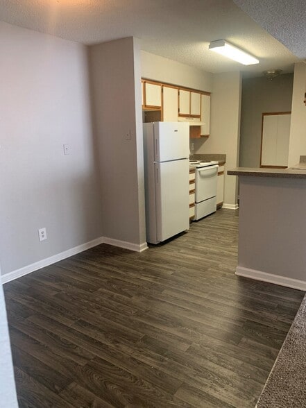 Building Photo - Sterling Creek Apartments