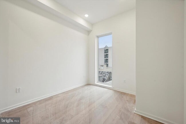 Building Photo - 225 N 12th St