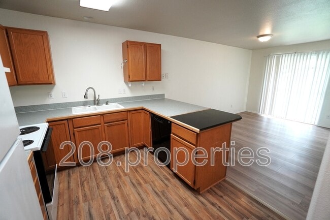 Building Photo - 46 3rd St