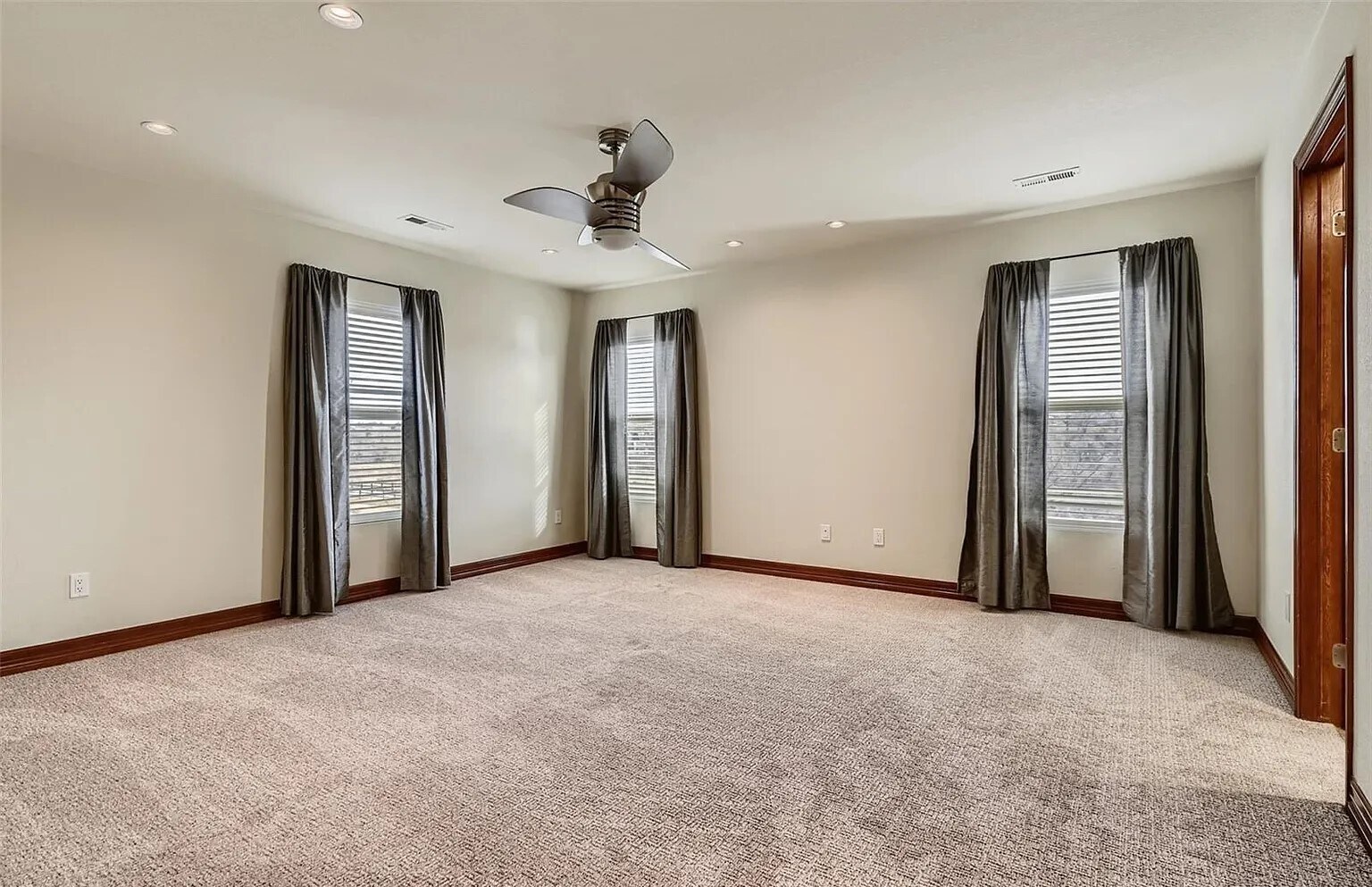 Master Bed 4 - 17381 Waterhouse Cir