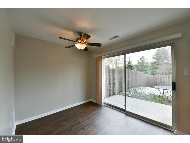Building Photo - 126 Hawthorne Ct