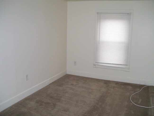Bedroom - 36 Church St